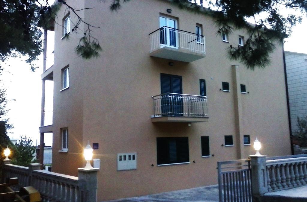 Apartments Roncevic #Joko# Gradac  Rum bild